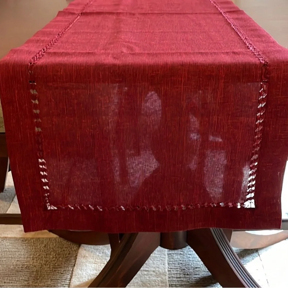 Linen Table Runner NWOT